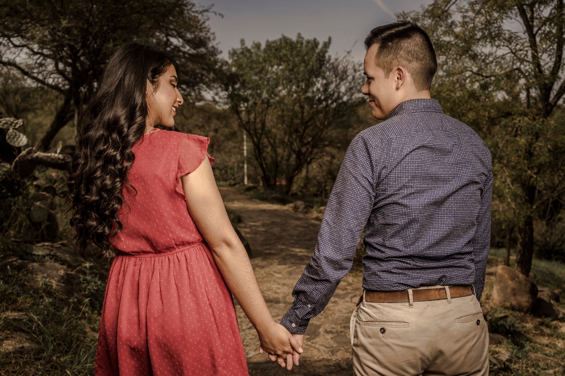 Casal abraçado